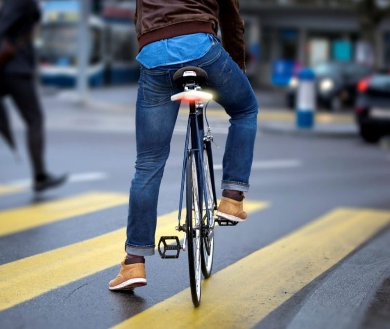 8 dicas para pedalar com segurança no trânsito pela The Bike Culture!